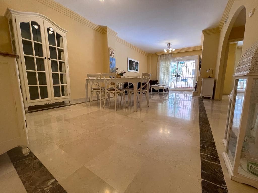 2 soveværelse Lejlighed til leje i Marbella med swimmingpool garage - € 1.900 (Ref: 7109366)