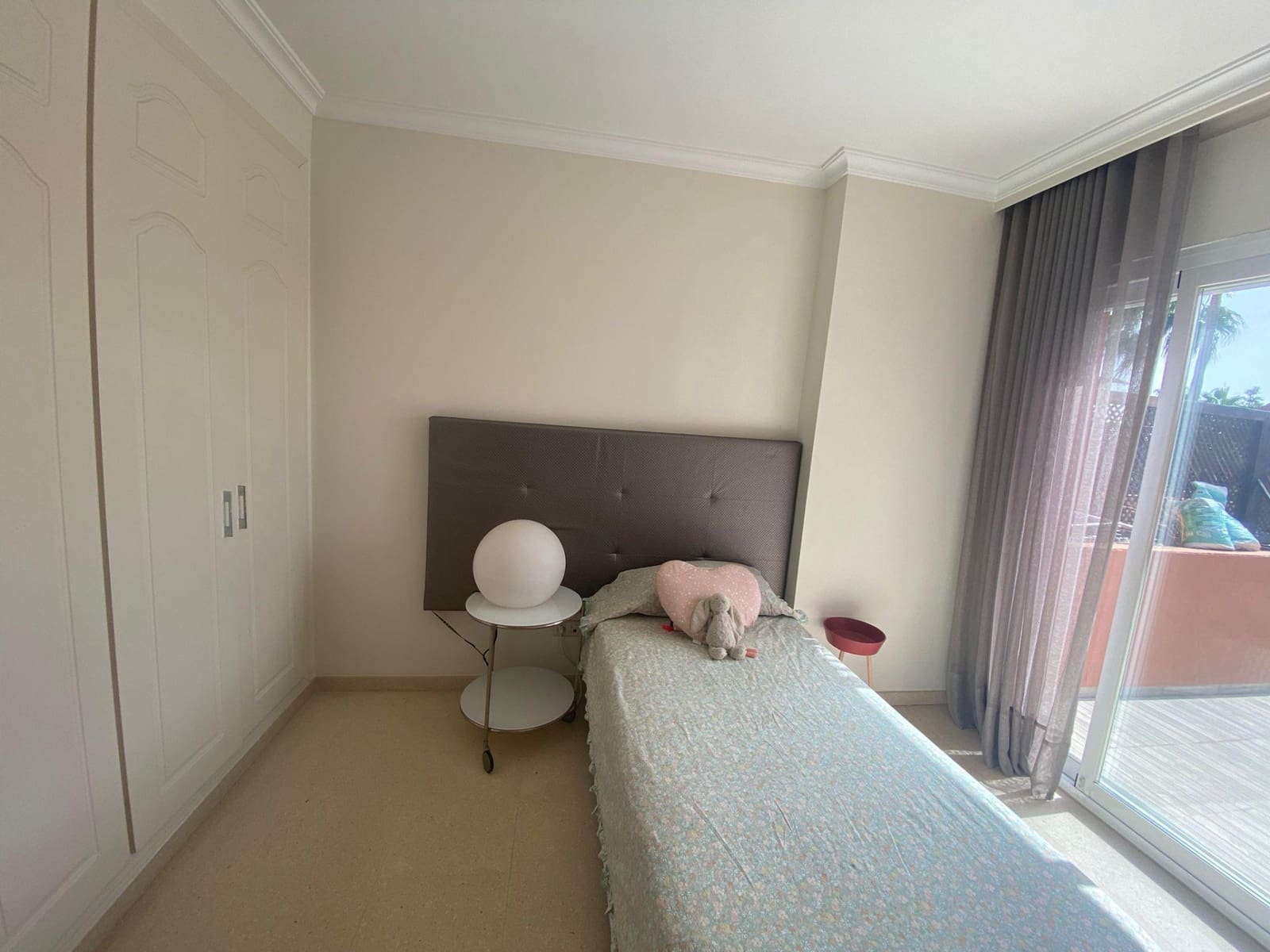 3 slaapkamer Penthouse te huur in Marbella met zwembad garage - € 3.500 (Ref: 7146032)