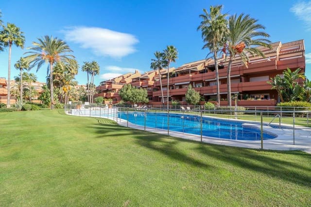 4 makuuhuone Kattohuoneisto vuokrattavana paikassa Puerto Banus, Marbella mukana uima-altaan 
autotalli - 6 000 € (Ref: 7146032)