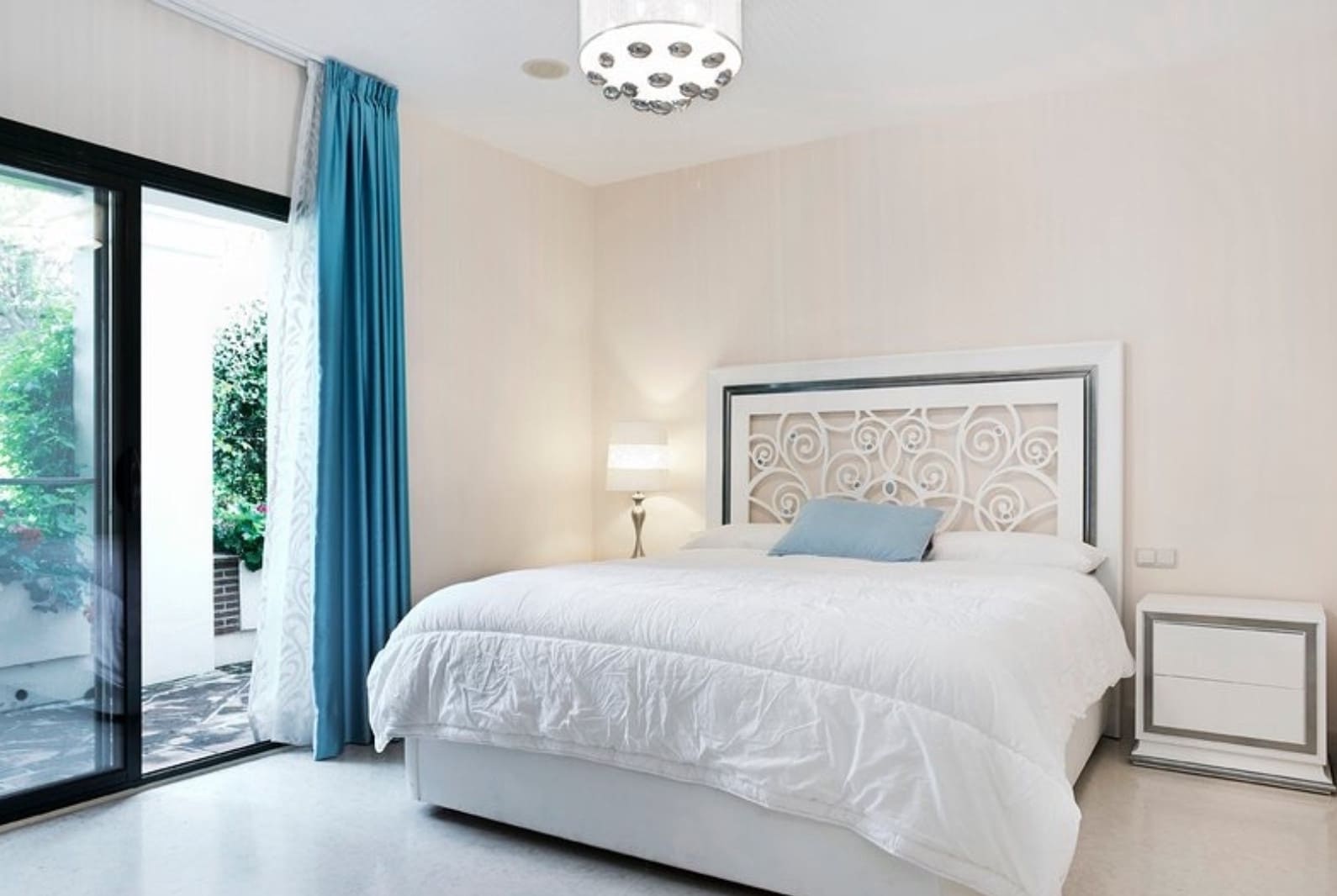 2 bedroom Apartment for rent in Benahavis with pool garage - € 2,500 (Ref: 7185571)