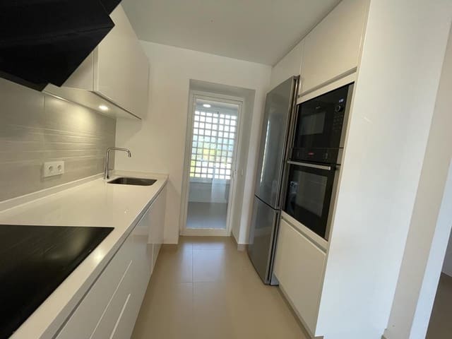 3 makuuhuone Omakotitalo vuokrattavana paikassa El Paraíso, Benahavís mukana uima-altaan 
autotalli - 3 400 € (Ref: 7220680)