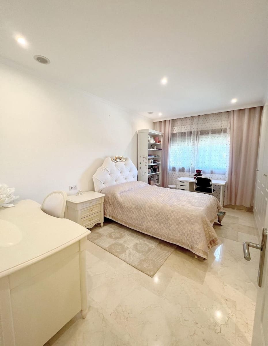 3 sovrum Lägenhet till salu i Marbella med pool garage - 1 250 000 € (Ref: 7255050)