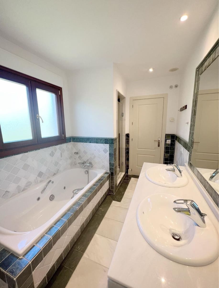 3 sovrum Lägenhet till salu i Marbella med pool garage - 1 250 000 € (Ref: 7255050)