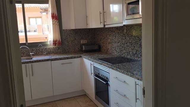 Penthouse de 3 chambres à louer à La Alquería, Estepona avec piscine garage - 3 500 € (Ref: 7277050)