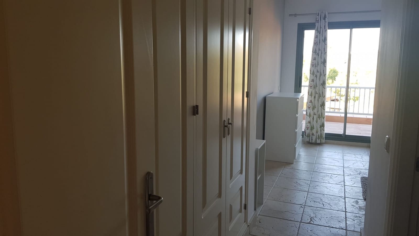 3 soveværelse Penthouse til leje i Estepona med swimmingpool garage - € 3.500 (Ref: 7277050)