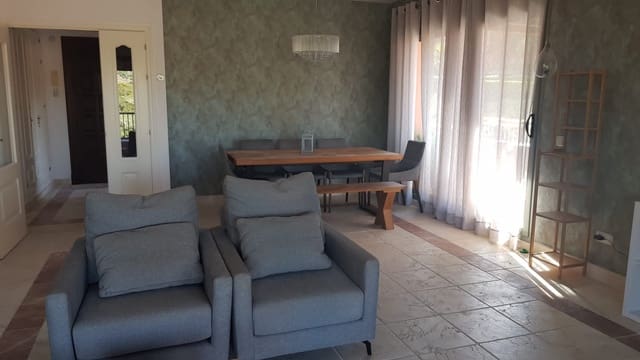 Penthouse de 3 chambres à louer à La Alquería, Estepona avec piscine garage - 3 500 € (Ref: 7277050)
