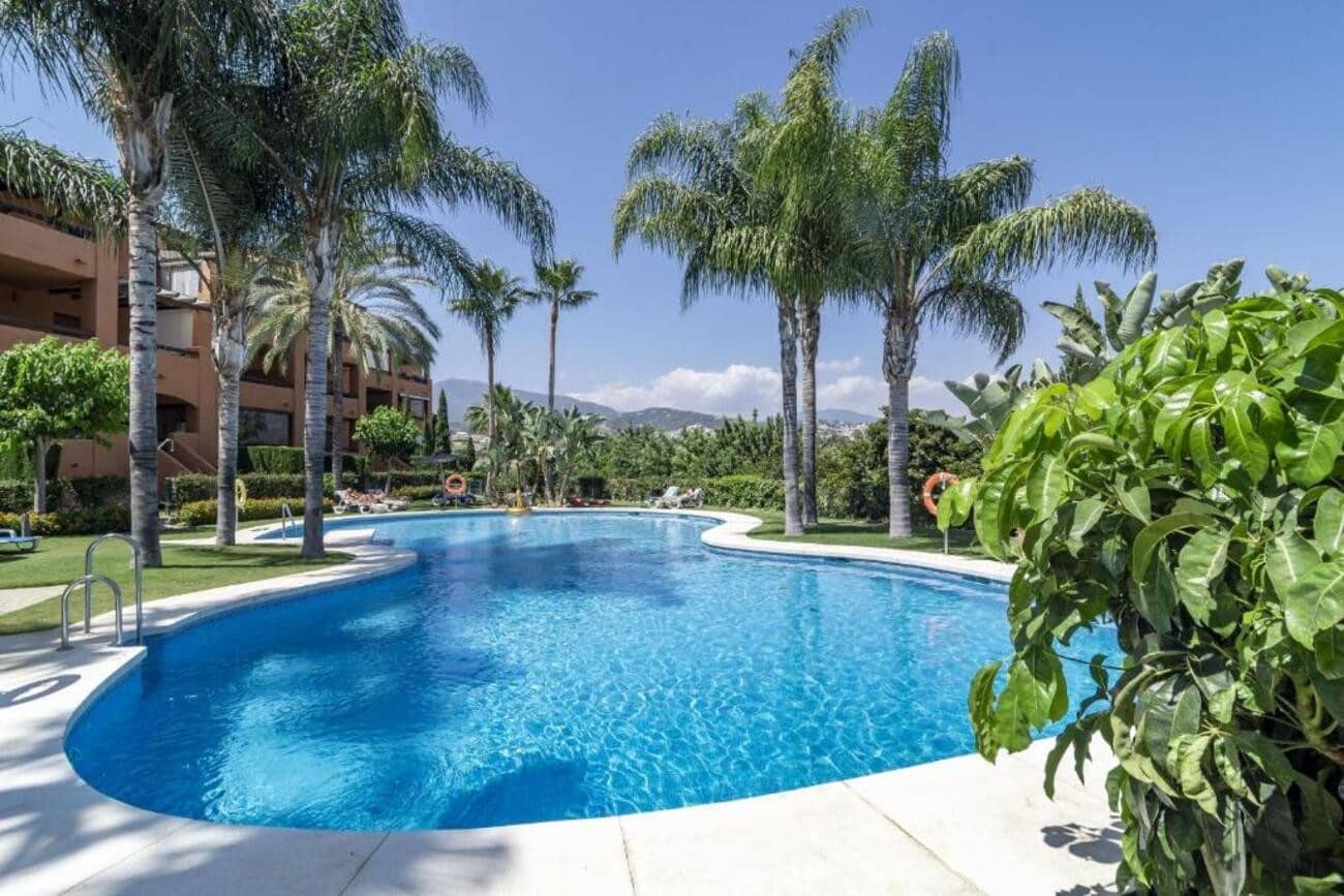3 soveværelse Penthouse til leje i Estepona med swimmingpool garage - € 3.500 (Ref: 7277050)