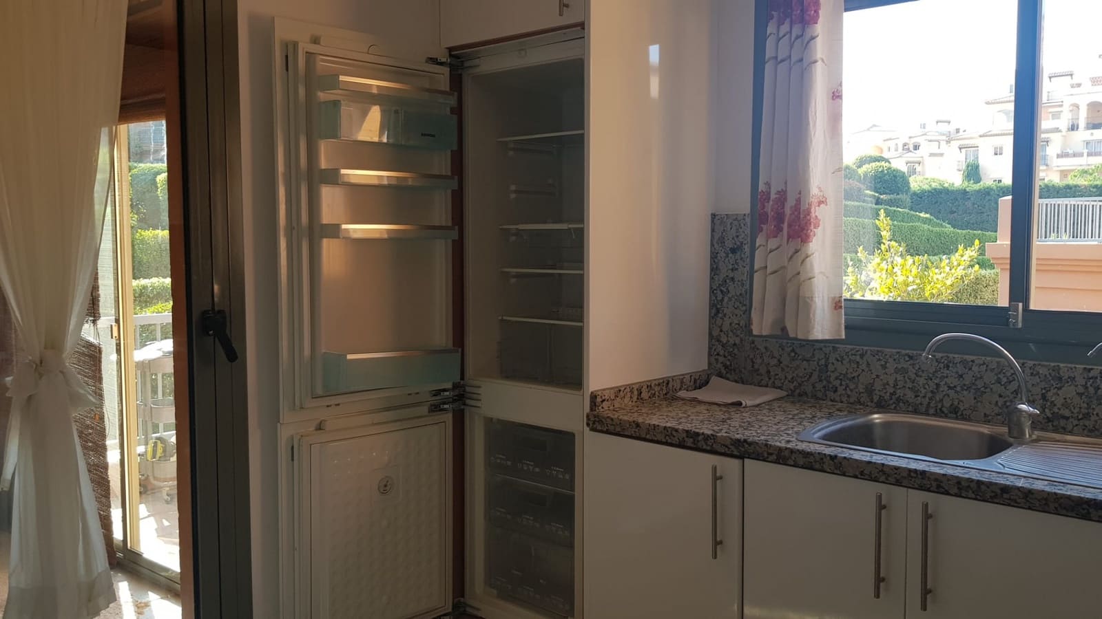 3 soveværelse Penthouse til leje i Estepona med swimmingpool garage - € 3.500 (Ref: 7277050)