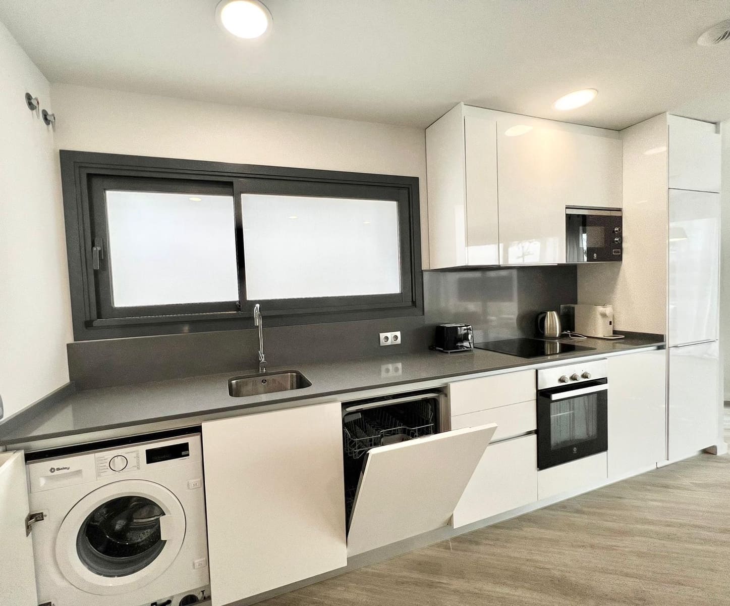 3 bedroom Townhouse for rent in Cancelada with pool garage - € 3,000 (Ref: 7296023)