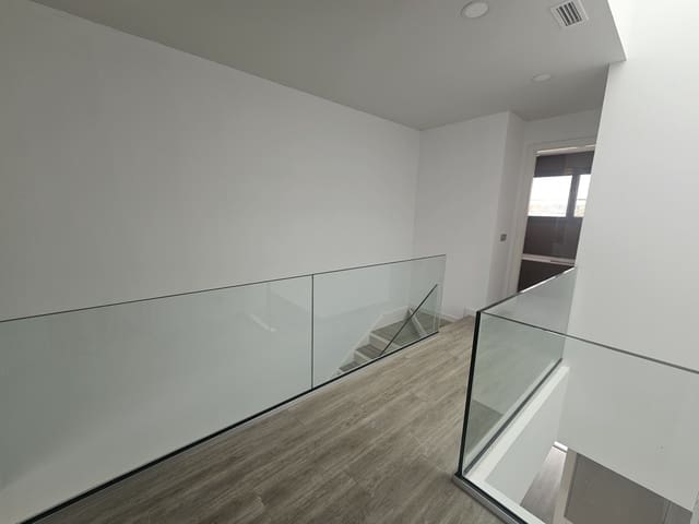 Maison de Ville de 4 chambres à louer à Cancelada, Estepona avec piscine garage - 3 000 € (Ref: 7296023)