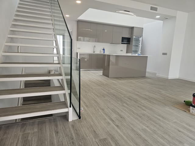 Maison de Ville de 4 chambres à louer à Cancelada, Estepona avec piscine garage - 3 000 € (Ref: 7296023)