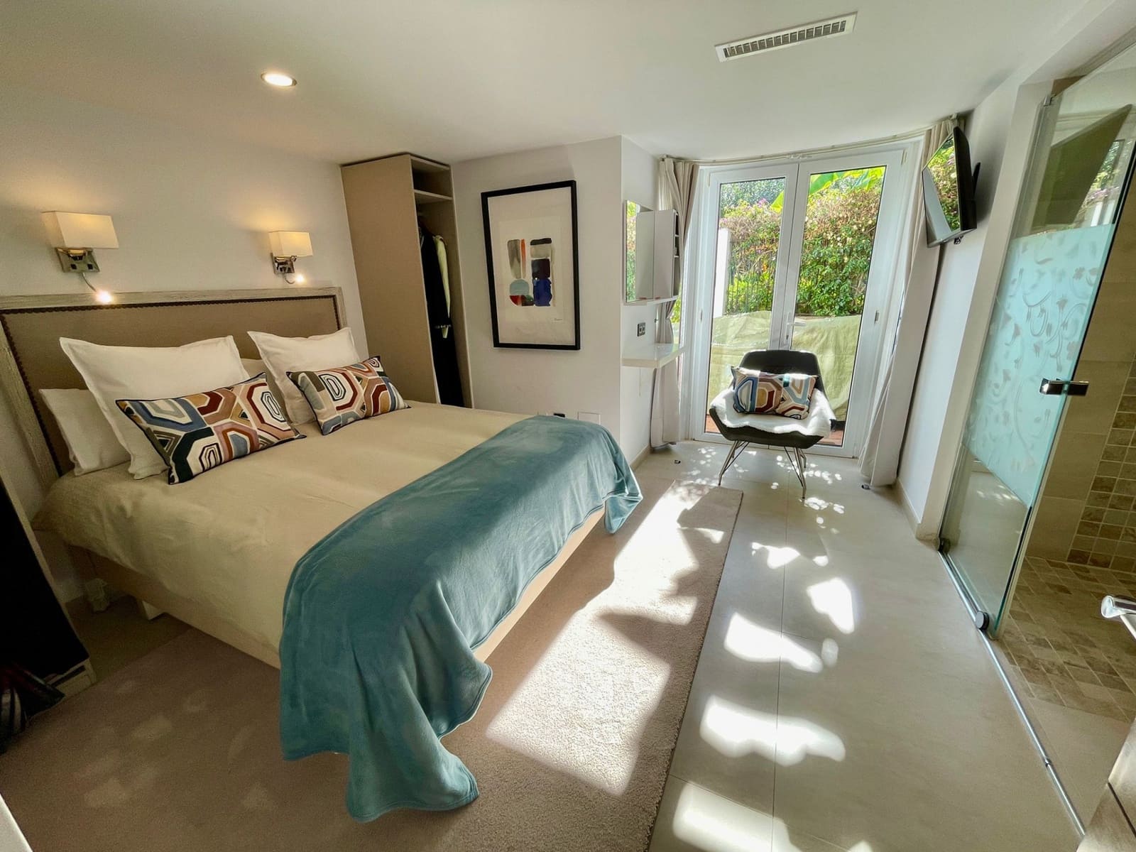 8 bedroom Villa for rent in San Pedro de Alcantara with pool garage - € 15,000 (Ref: 7301327)