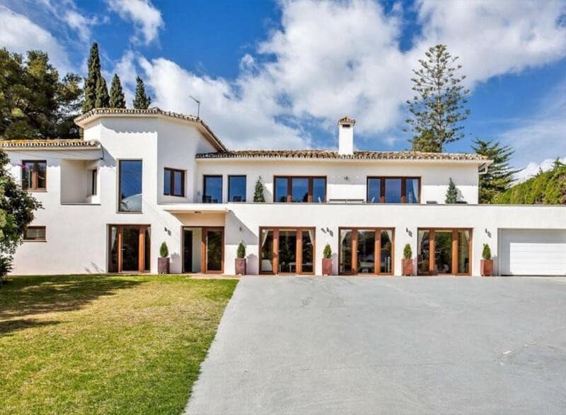 Chalet de 8 habitaciones en San Pedro de Alcantara en alquiler con piscina garaje - 15.000 € (Ref: 7301327)