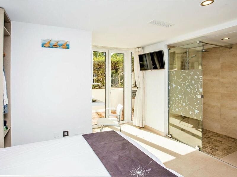 Chalet de 8 habitaciones en San Pedro de Alcantara en alquiler con piscina garaje - 15.000 € (Ref: 7301327)