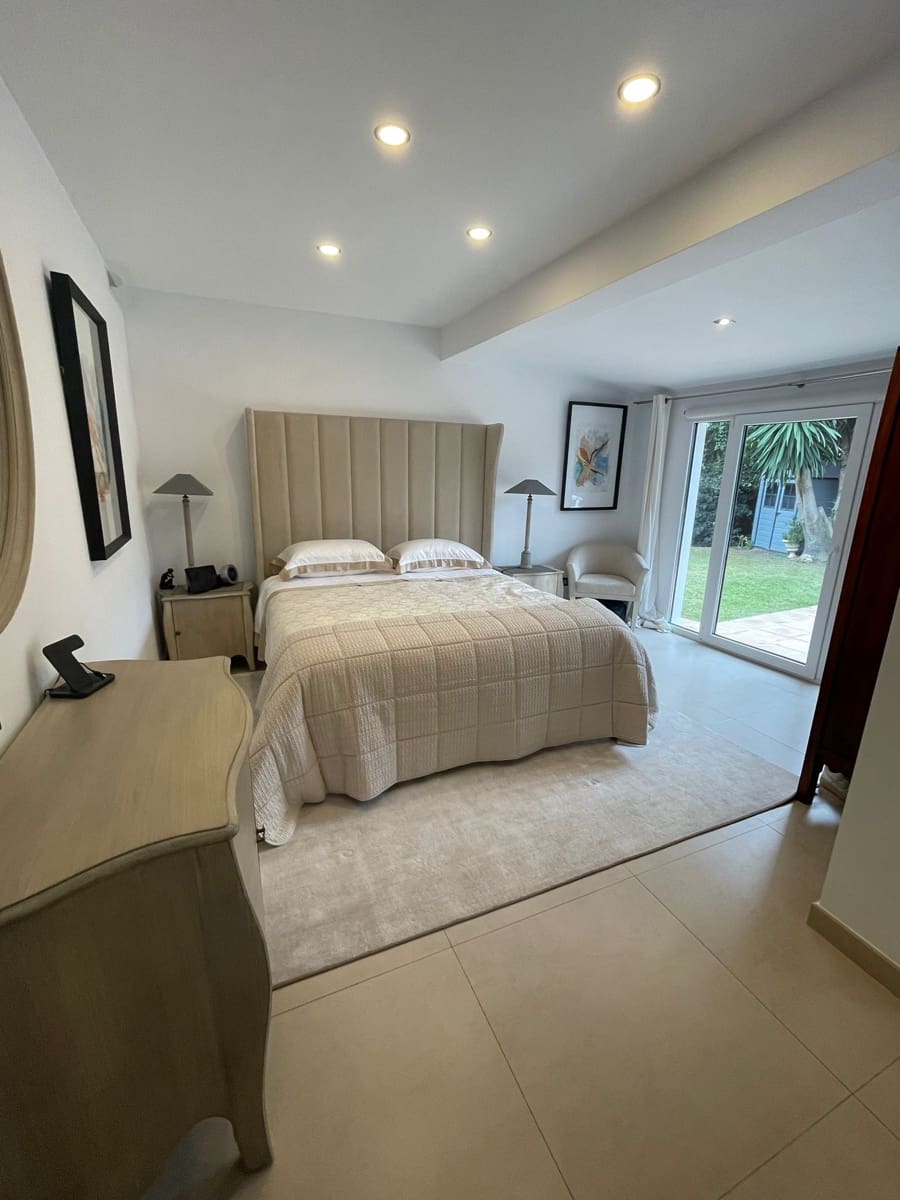 Chalet de 8 habitaciones en San Pedro de Alcantara en alquiler con piscina garaje - 15.000 € (Ref: 7301327)