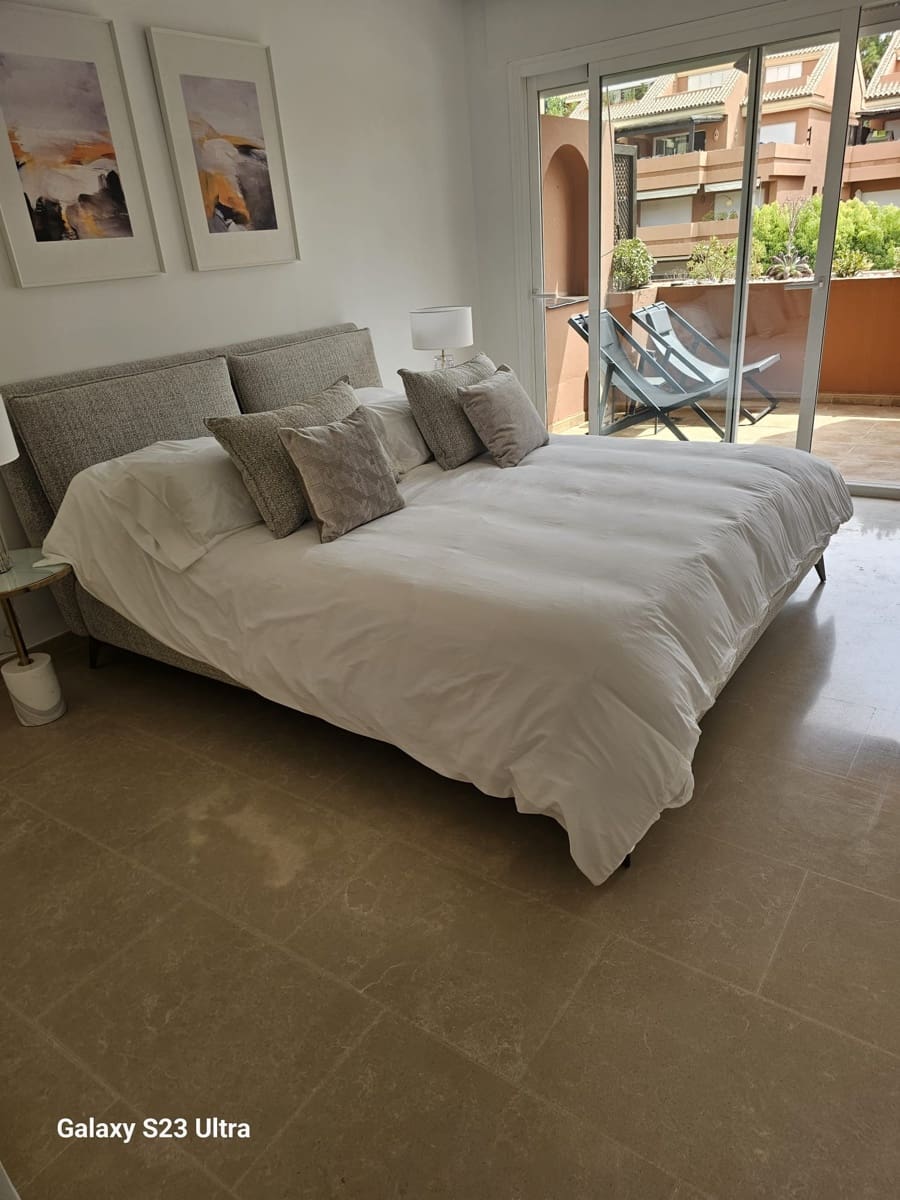 2 bedroom Penthouse for rent in Marbella with pool garage - € 3,500 (Ref: 7333298)