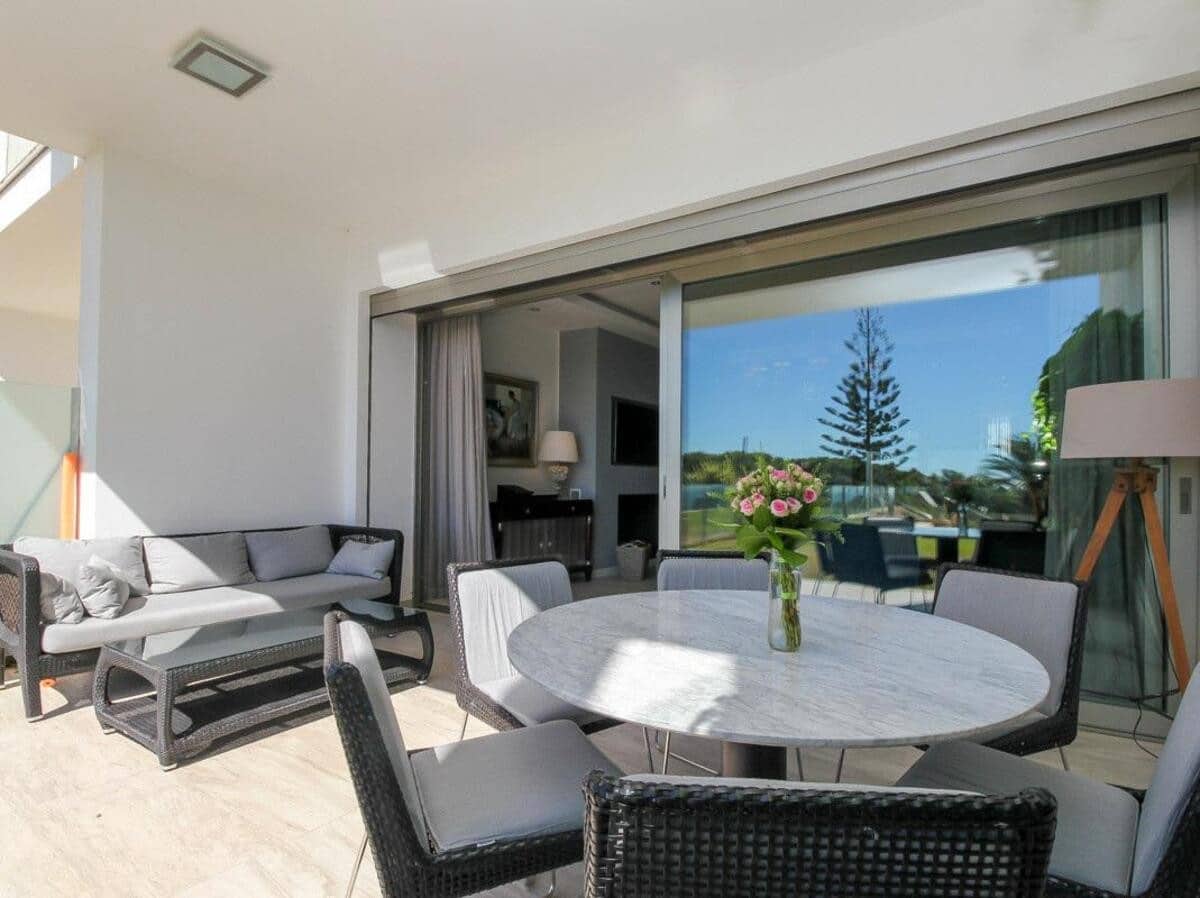 Maison de Ville de 4 chambres à louer à Marbella avec piscine garage - 9 000 € (Ref: 7347131)