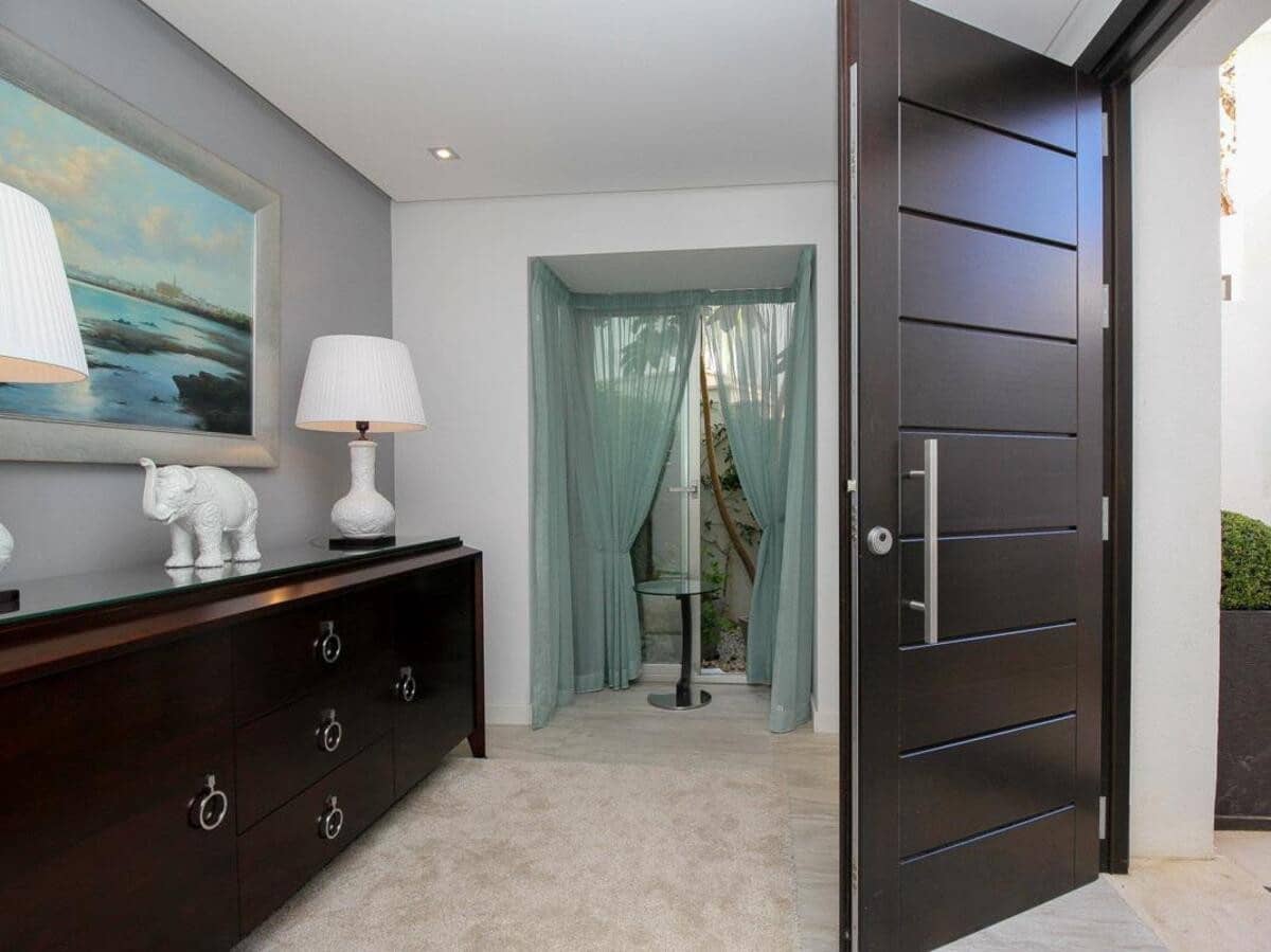 Maison de Ville de 4 chambres à louer à Marbella avec piscine garage - 9 000 € (Ref: 7347131)