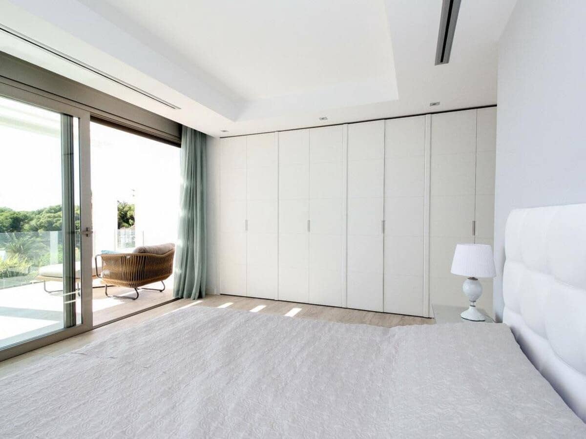 Maison de Ville de 4 chambres à louer à Marbella avec piscine garage - 9 000 € (Ref: 7347131)