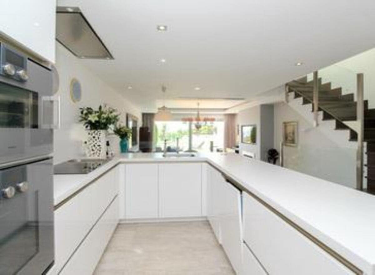 Maison de Ville de 4 chambres à louer à Marbella avec piscine garage - 9 000 € (Ref: 7347131)