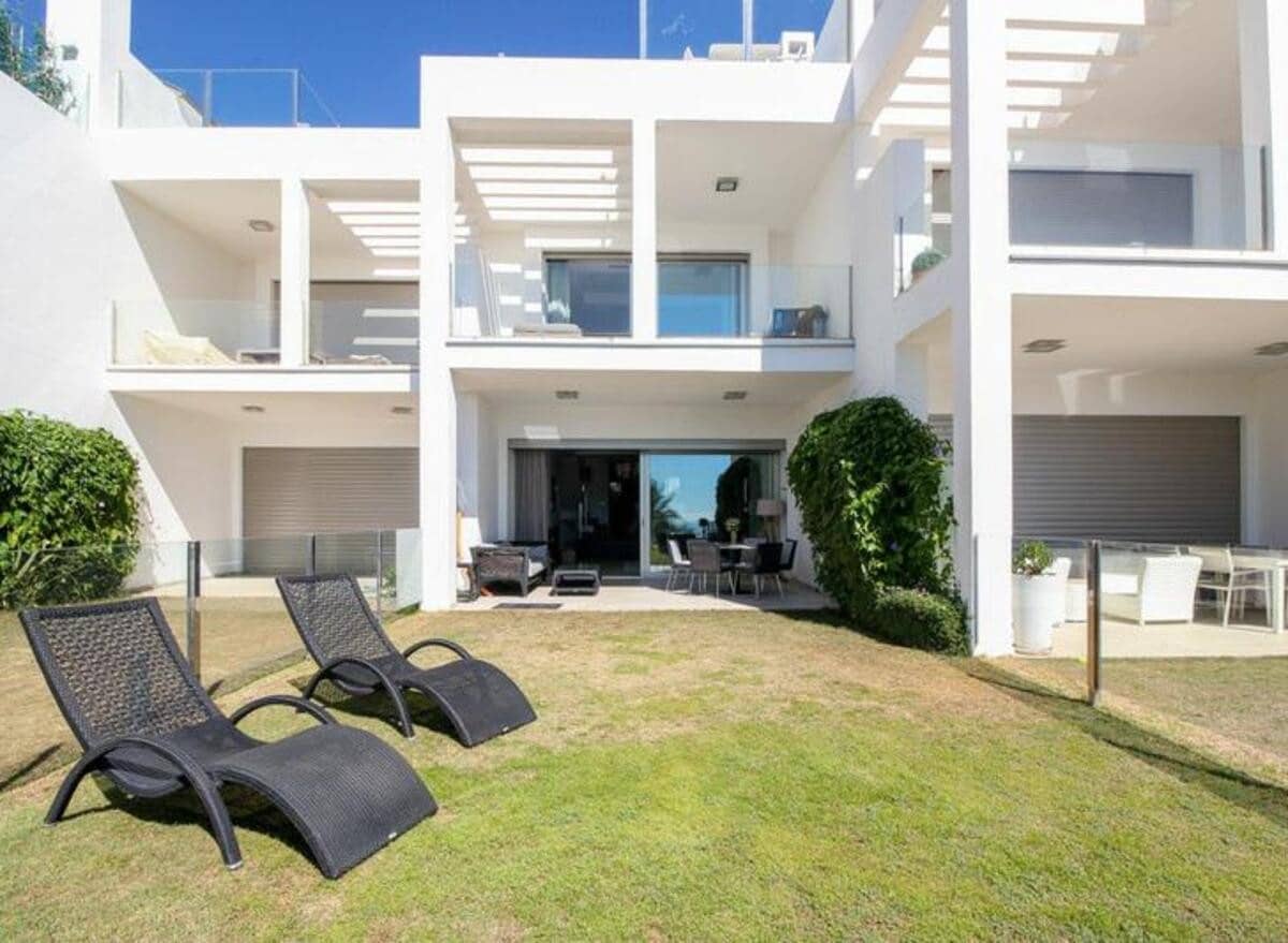 Maison de Ville de 4 chambres à louer à Marbella avec piscine garage - 9 000 € (Ref: 7347131)