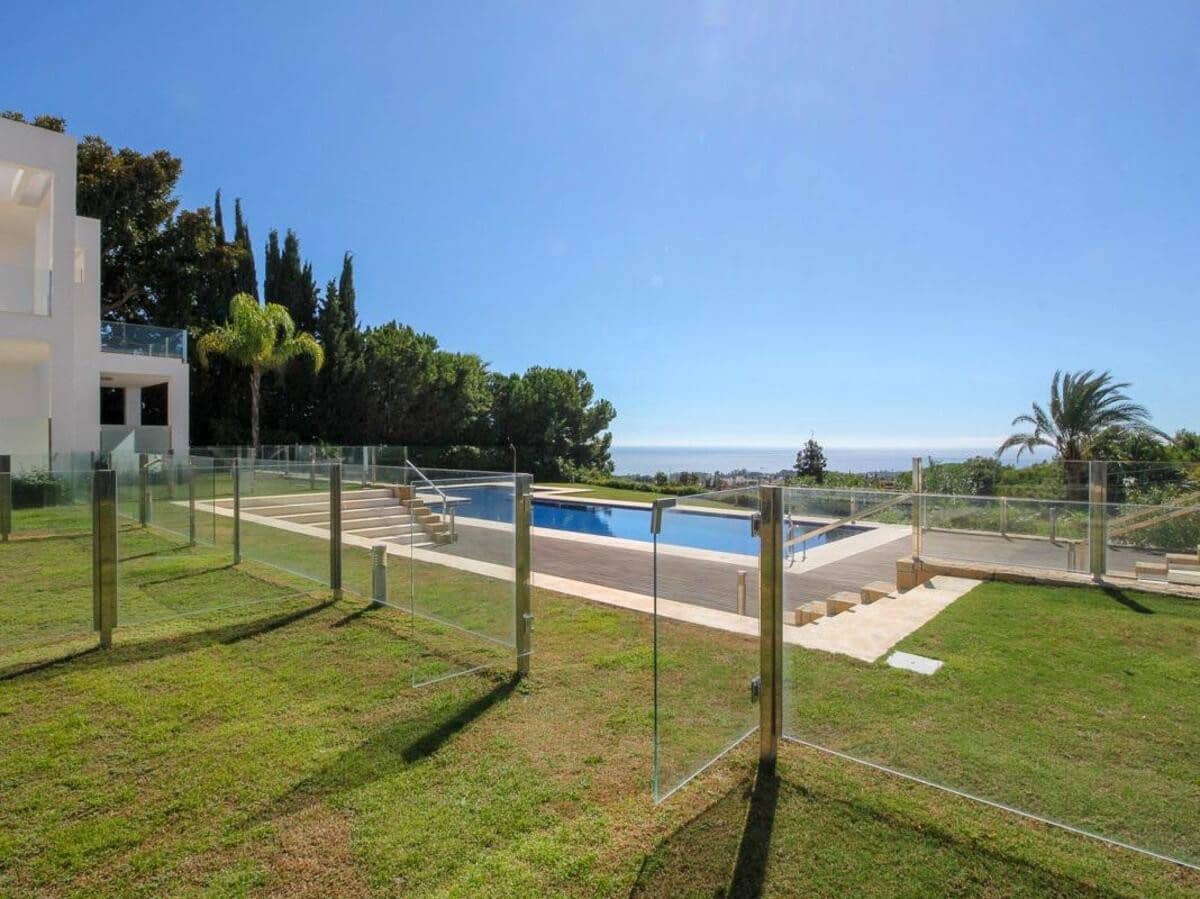 Maison de Ville de 4 chambres à louer à Marbella avec piscine garage - 9 000 € (Ref: 7347131)