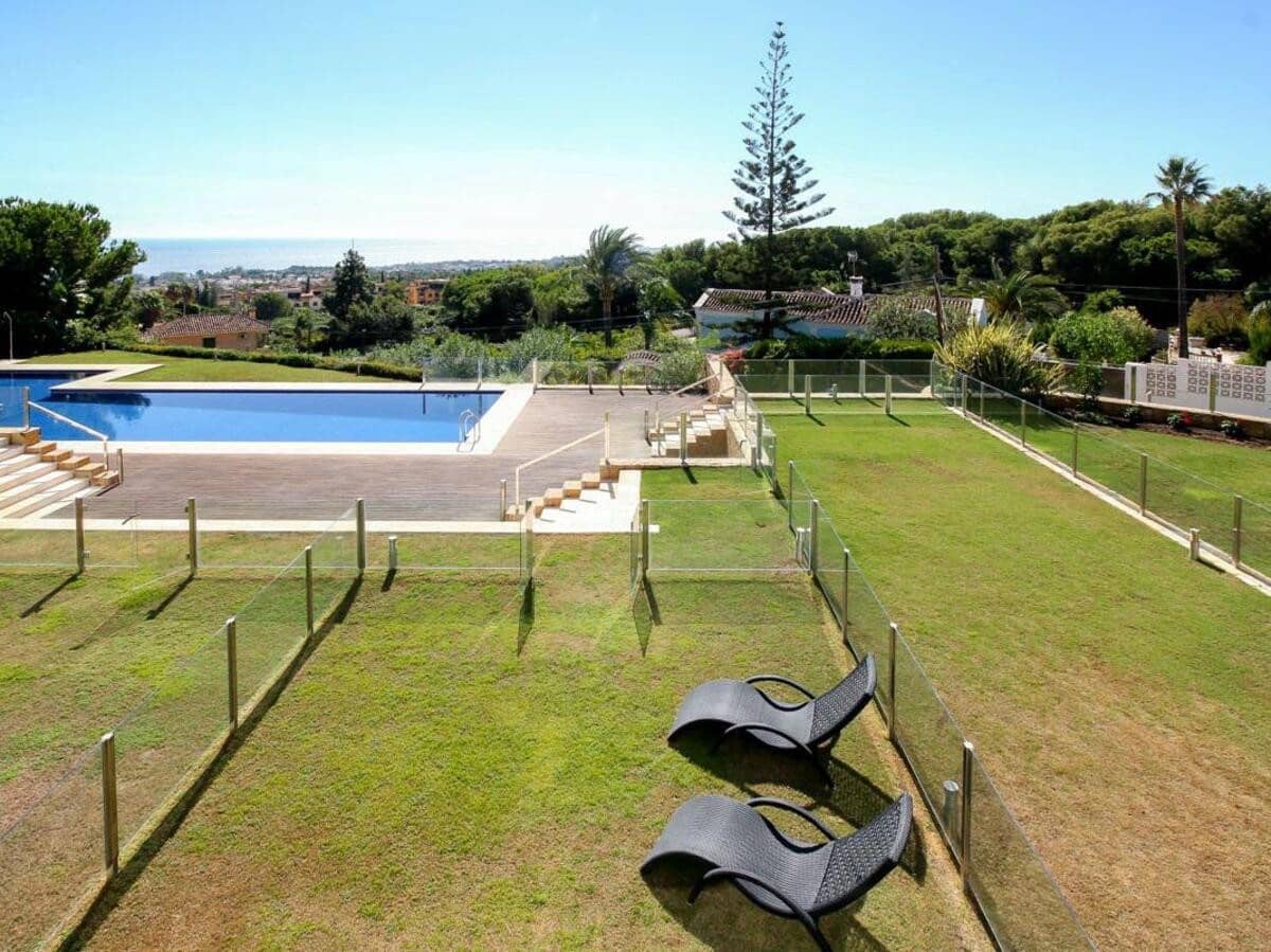 Maison de Ville de 4 chambres à louer à Marbella avec piscine garage - 9 000 € (Ref: 7347131)