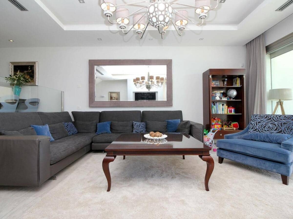 Maison de Ville de 4 chambres à louer à Marbella avec piscine garage - 9 000 € (Ref: 7347131)