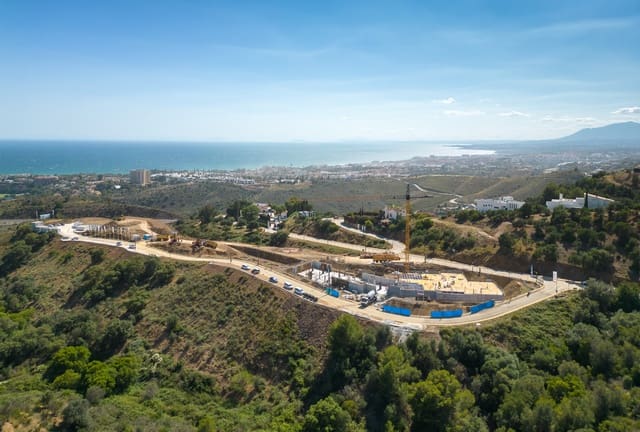 2 sypialnia Apartament na sprzedaż w Marbella z basenem garażem - 570 000 € (Ref: 7351994)
