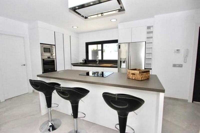 5 sypialnia Willa do wynajęcia w Marbella z basenem garażem - 8 000 € (Ref: 7357648)