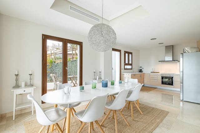 5 soverom Villa til salgs i Benahavís pueblo, Benahavís med svømmebasseng garasje - € 1 435 000 (Ref: 7366273)