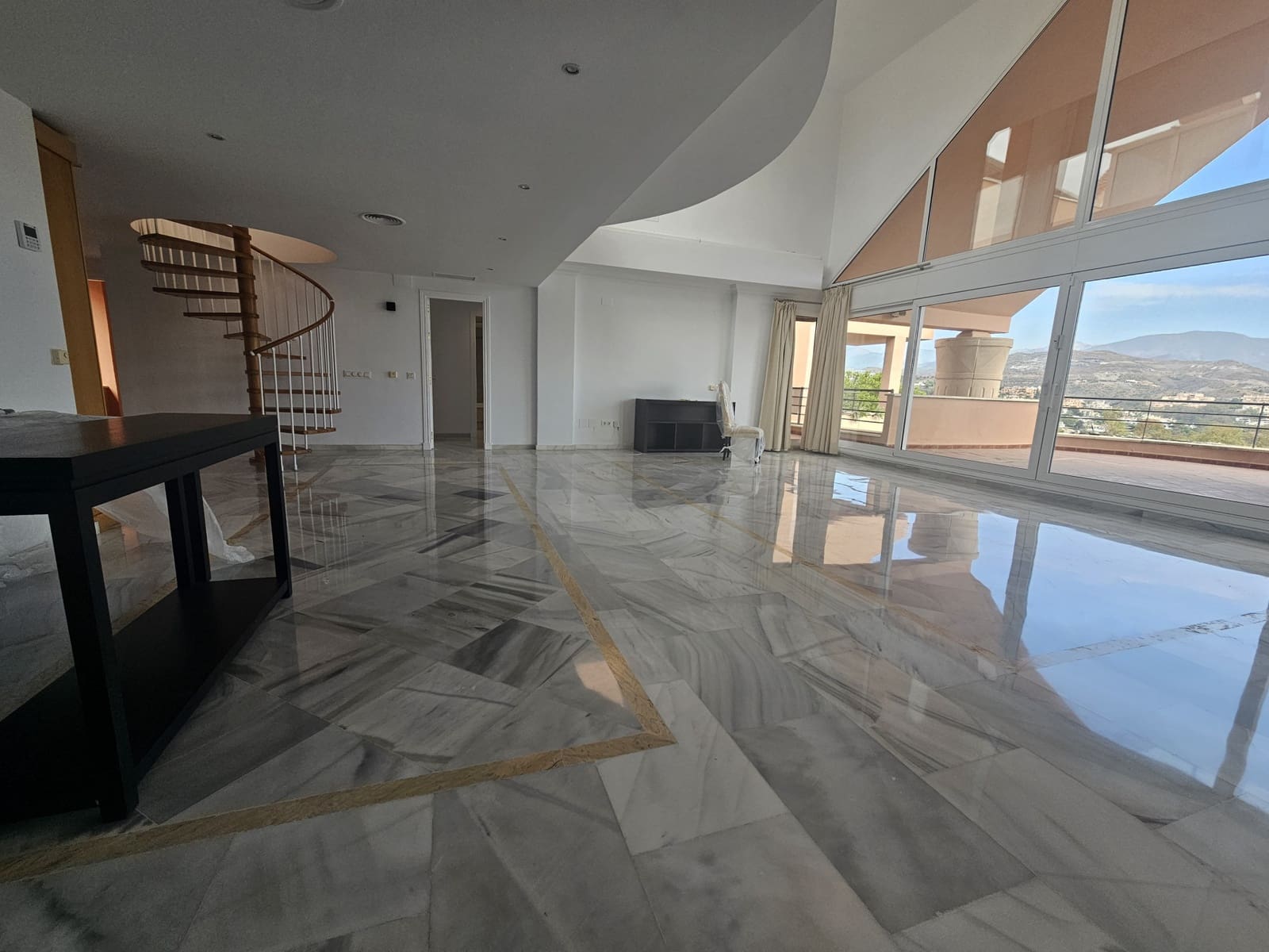 3 camera da letto Attico da affittare in Marbella con piscina garage - 3.950 € (Rif: 7390750)