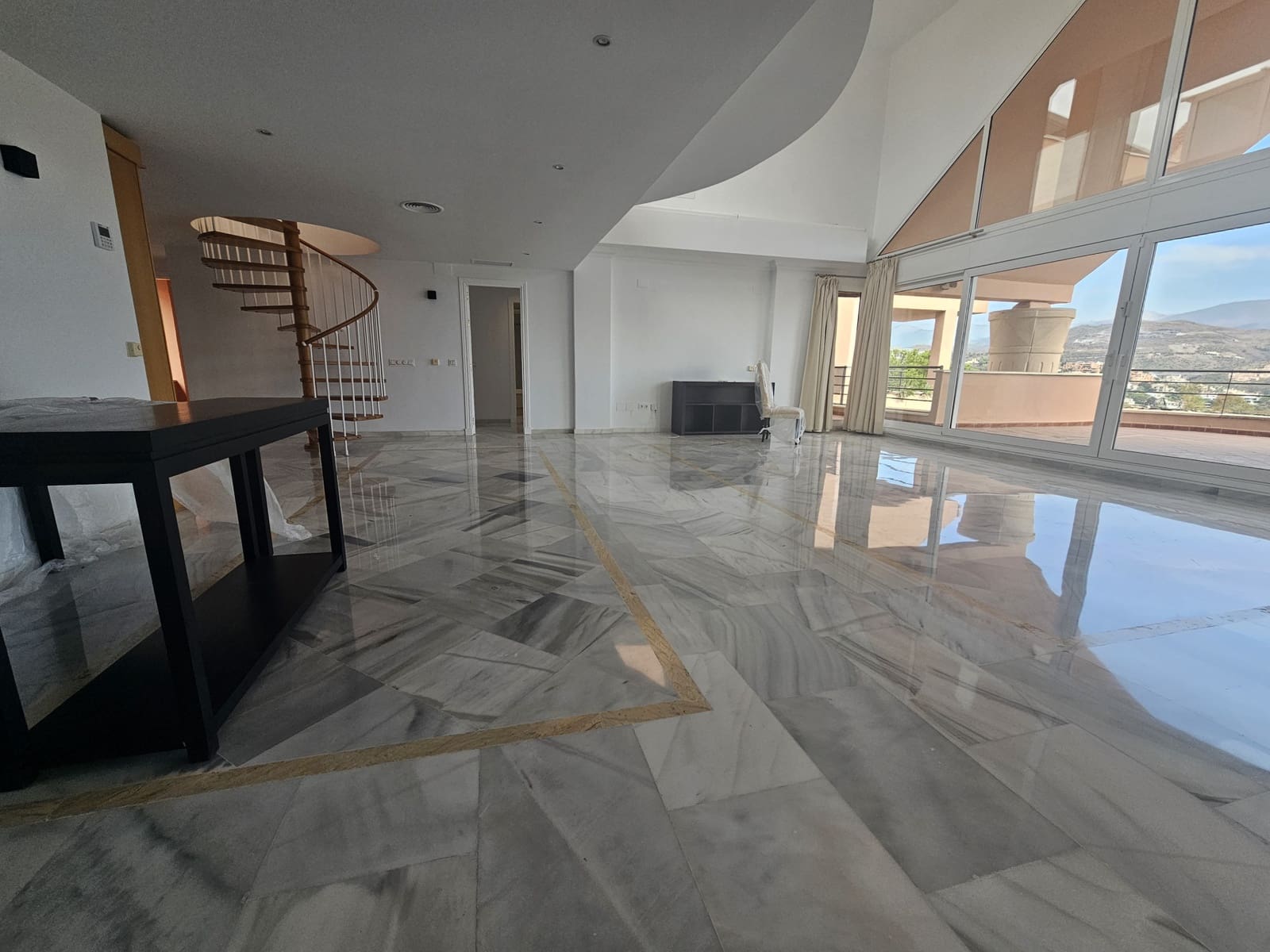 3 camera da letto Attico da affittare in Marbella con piscina garage - 3.950 € (Rif: 7390750)