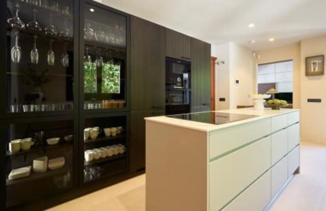 4 soveværelse Villa til leje i Sierra Blanca, Marbella med swimmingpool garage - € 13.000 (Ref: 7403447)