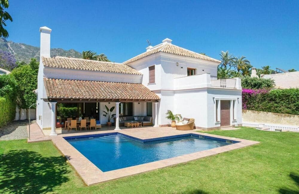 4 soverom Villa til leie i Marbella med svømmebasseng garasje - € 13 000 (Ref: 7403447)