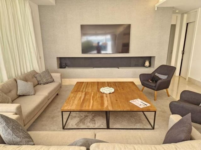 3 soveværelse Villa til leje i Río Real, Marbella med swimmingpool - € 8.500 (Ref: 7421640)