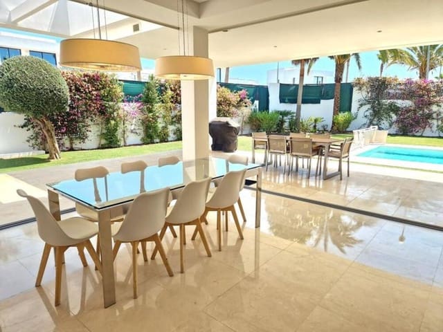 3 soveværelse Villa til leje i Río Real, Marbella med swimmingpool - € 8.500 (Ref: 7421640)
