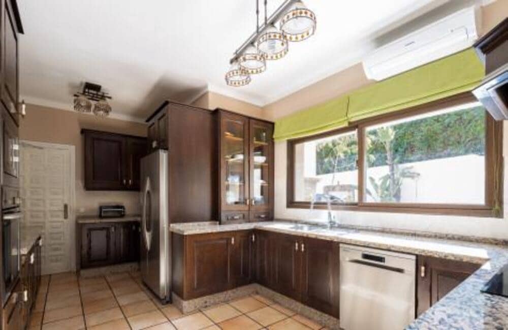 6 quarto Moradia para venda em El Paraiso com piscina garagem - 1 950 000 € (Ref: 7449612)