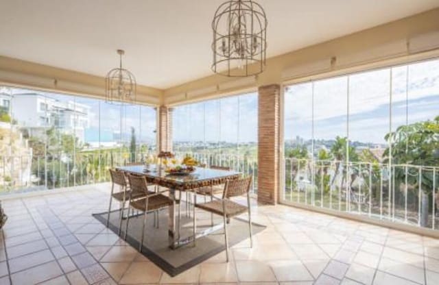 6 quarto Moradia para venda em El Paraiso, Estepona com piscina garagem - 1 950 000 € (Ref: 7449612)