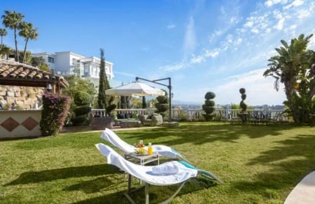 6 slaapkamer Villa te koop in El Paraiso, Estepona met zwembad garage - € 1.950.000 (Ref: 7449612)