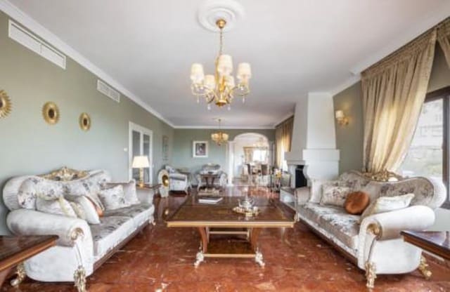 6 slaapkamer Villa te koop in El Paraiso, Estepona met zwembad garage - € 1.950.000 (Ref: 7449612)