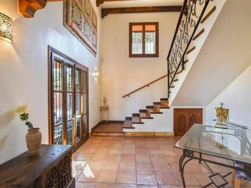 6 chambre Villa/Maison à vendre à Puerto Banus avec piscine garage - 2 290 000 € (Ref: 7489311)