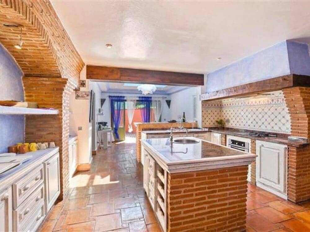 6 quarto Moradia para arrendar em Puerto Banus com piscina garagem - 7 000 € (Ref: 7489312)