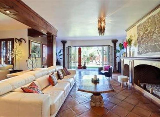 6 bedroom Villa for rent in Puerto Banus, Marbella with pool garage - € 7,000 (Ref: 7489312)