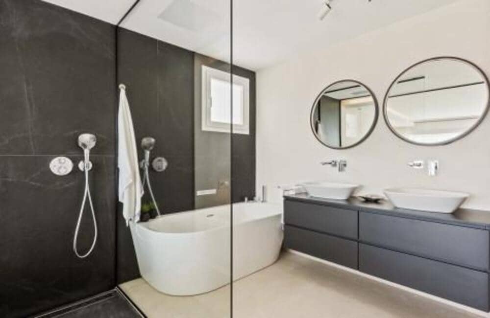 4 quarto Moradia para venda em Estepona com piscina garagem - 1 495 000 € (Ref: 7494316)