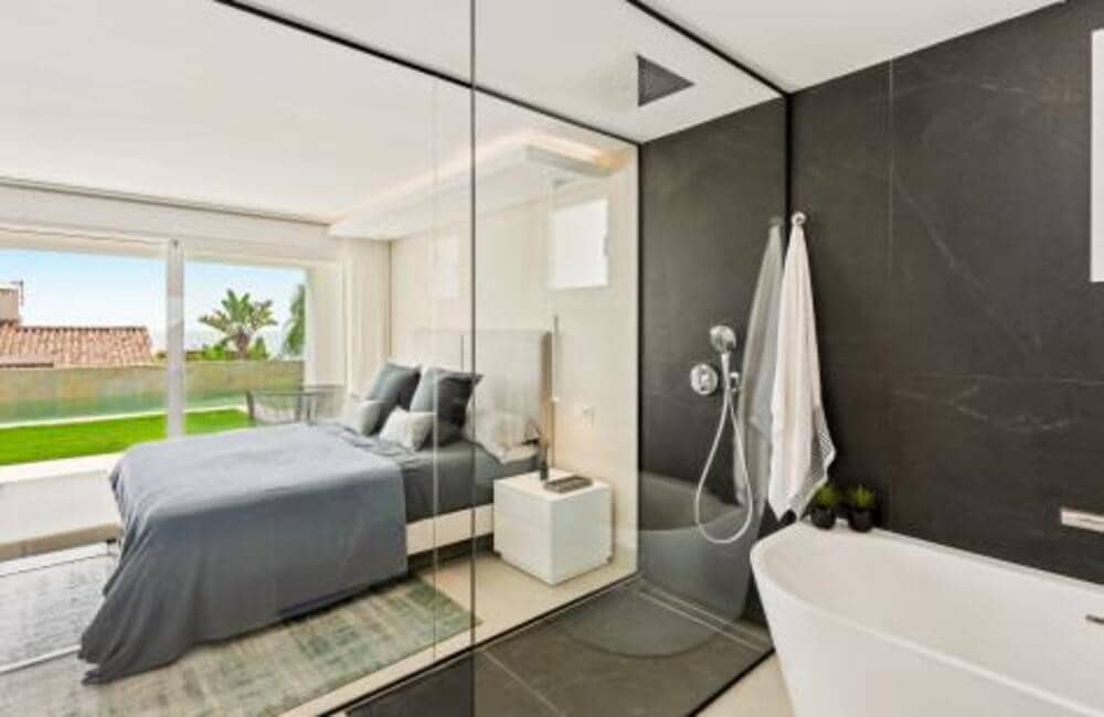 4 quarto Moradia para venda em Estepona com piscina garagem - 1 495 000 € (Ref: 7494316)