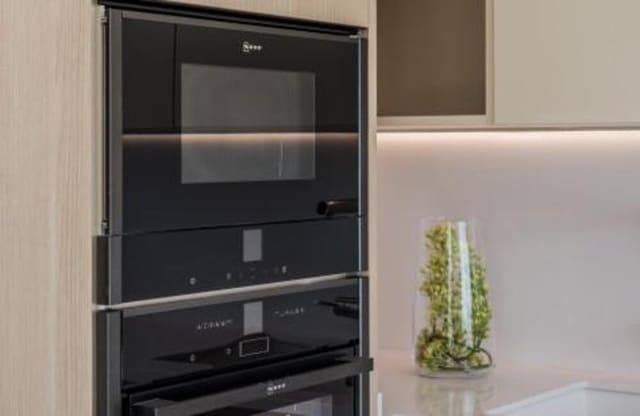 4 quarto Moradia para venda em Guadalobón, Estepona com piscina garagem - 1 495 000 € (Ref: 7494316)