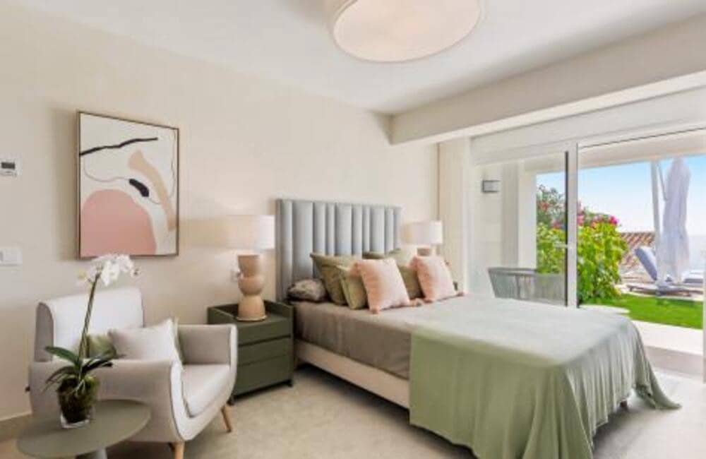 4 quarto Moradia para venda em Estepona com piscina garagem - 1 495 000 € (Ref: 7494316)