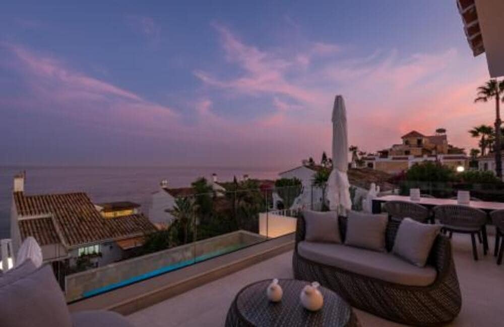 4 quarto Moradia para venda em Estepona com piscina garagem - 1 495 000 € (Ref: 7494316)