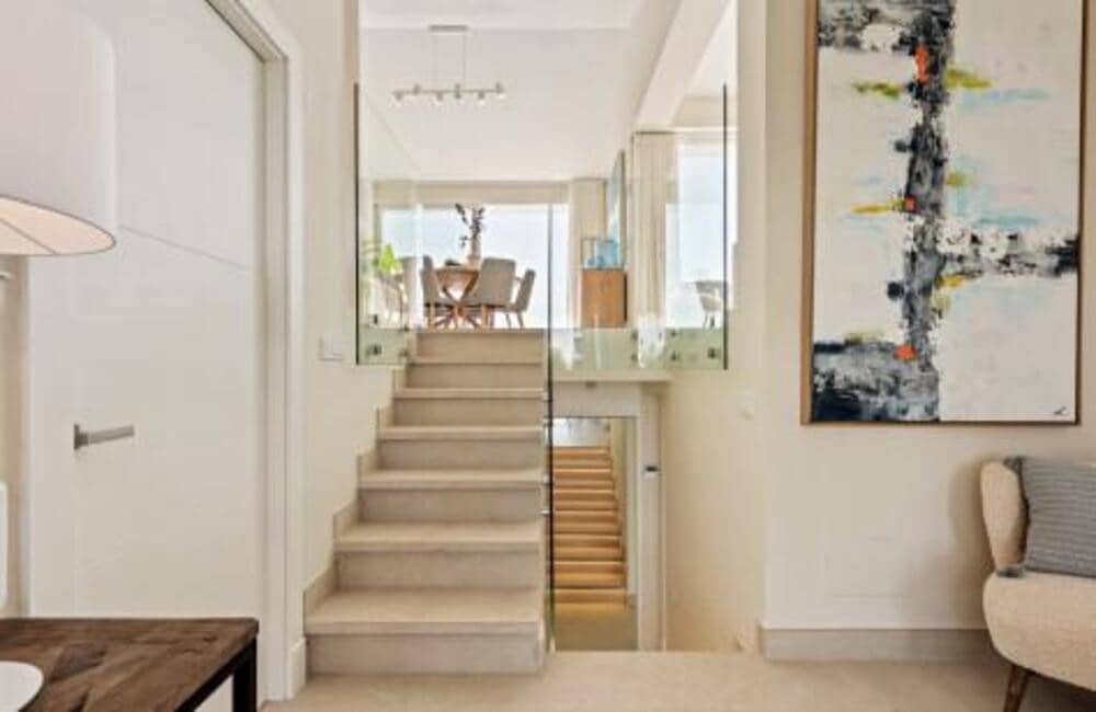 4 bedroom Villa for sale in Estepona with pool garage - € 1,495,000 (Ref: 7494316)